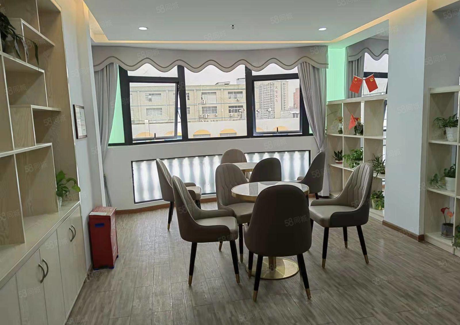 深圳龙华大浪商业中心附近楼上整层863平精装办公厂房出租。