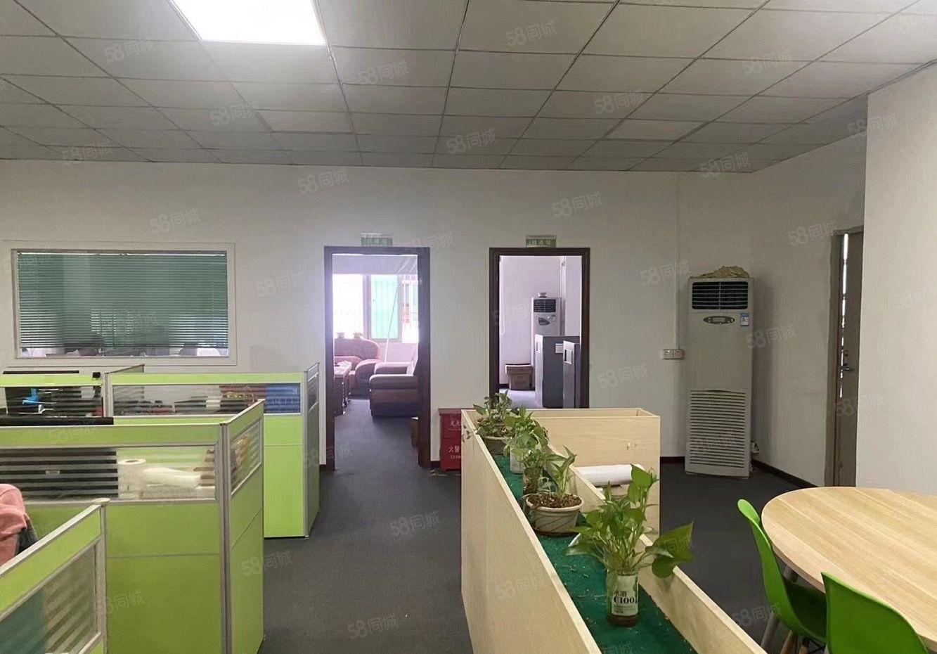 龙华大浪商业中心附近新出楼上精装厂房550平