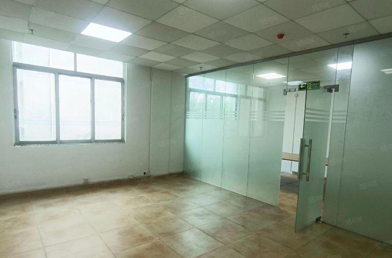 龙华清湖北地铁口精装修厂房146平出租