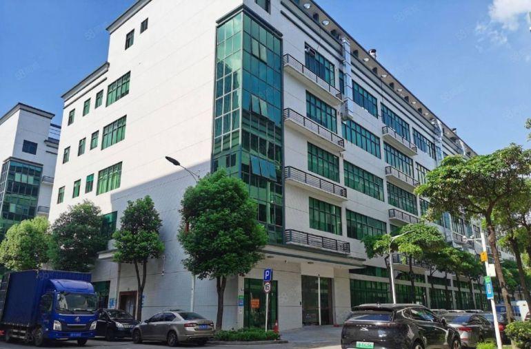 龙华清湖地铁整层2千平可分租2百起精装独院 一楼厂房仓库出租