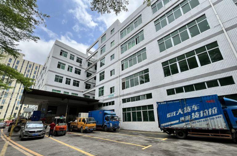 华清湖地铁口工业区2000平标准厂房出租仓库招租大小面积分租