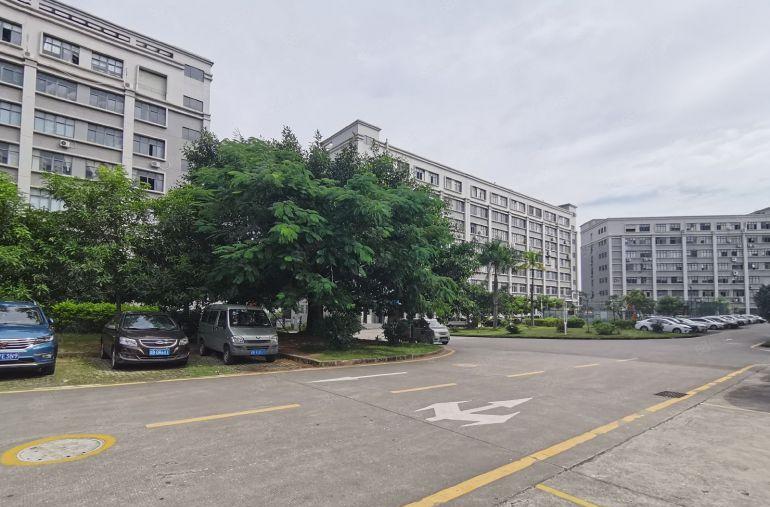 龙华大浪新出楼上整层2000平精装办公加仓储厂房出租！！