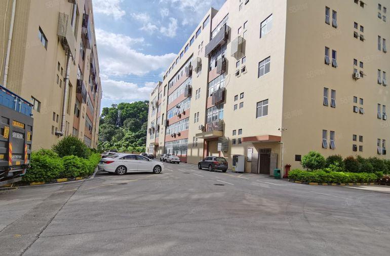 观澜牛湖楼上厂房出租2000平方有地坪漆可200平起租