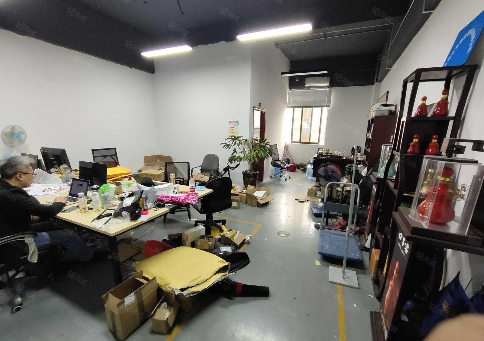 民治上芬地铁站新出楼上精装修办公室出租106平方水电齐全