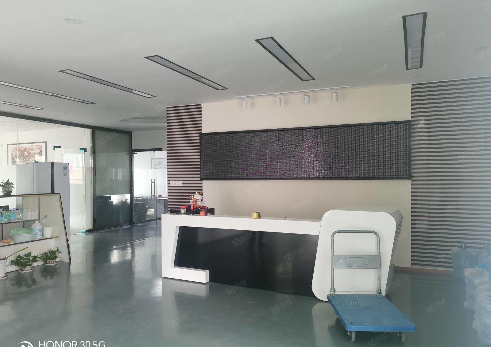 观澜新田楼上700平方带装修厂房出租