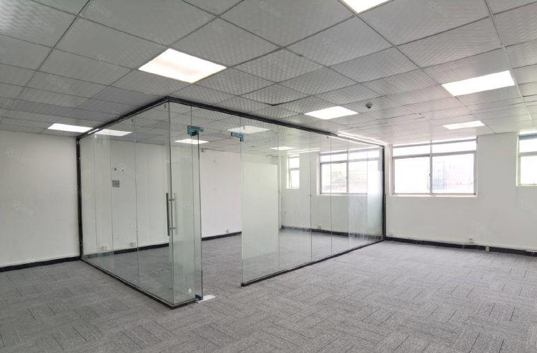 龙华大浪小面积办公室出租，120平精装修，高楼层朝南