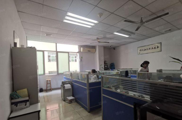 龙华商业中心楼上1500平带车间办公室拎包办公使用率高