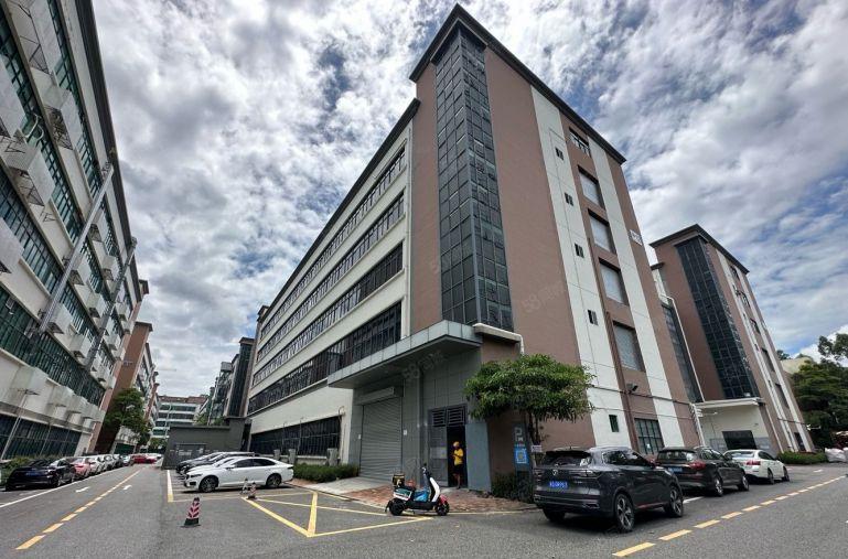 观澜地铁口旁原房东厂房出租500平至2000平带部分无尘车间