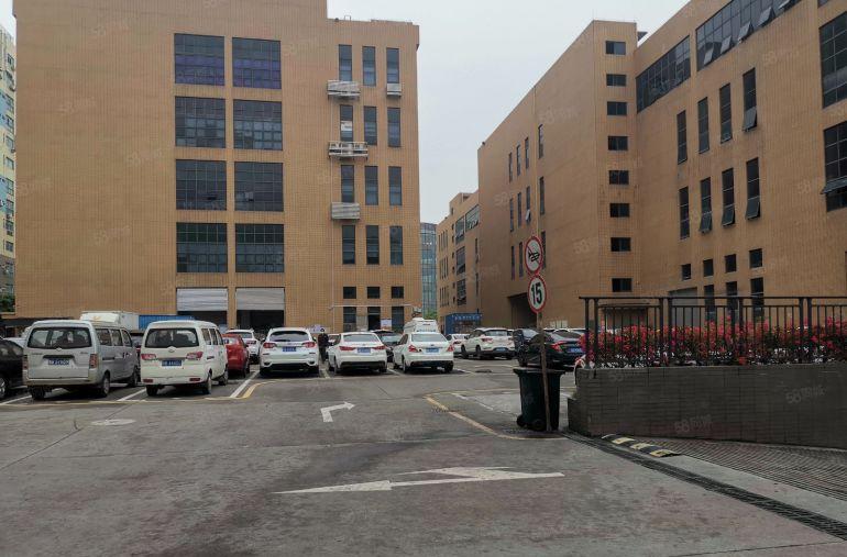 龙华浪口原房东500平精装修独院厂房低价出租可分租好招工