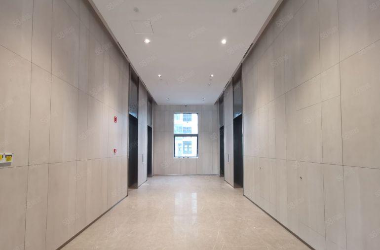 龙岗地铁口高标厂房 可做生物医药研发 2400平起开发商直租