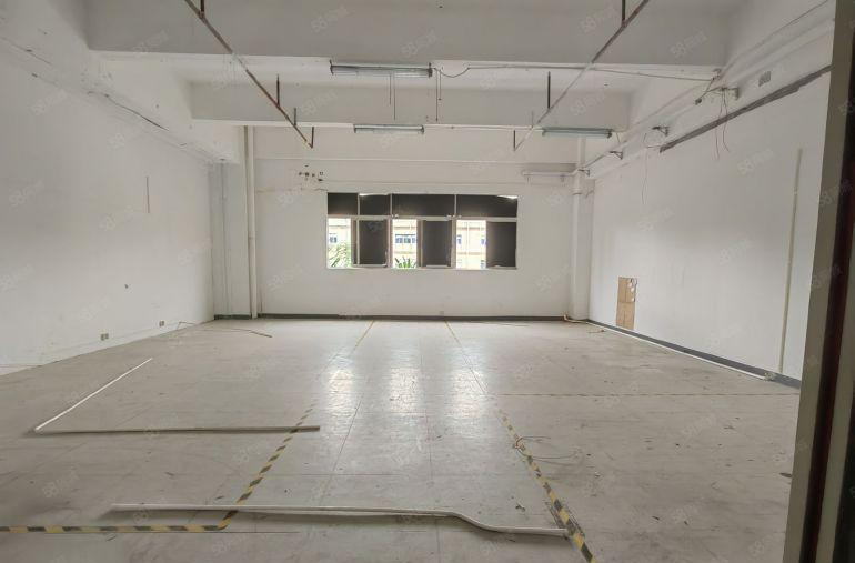 龙华大浪原房东无公摊精装修低价厂房出租2000平，仓库可分租