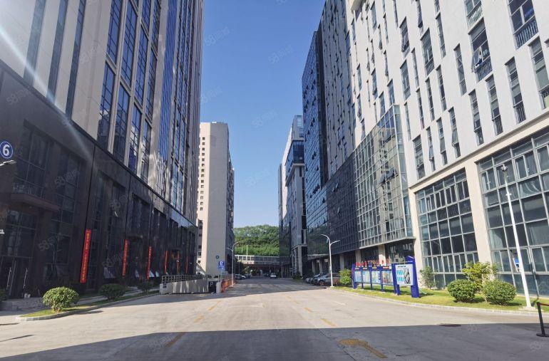 深圳市龙华区全新园区260000平方标准厂房出租大小可分租。