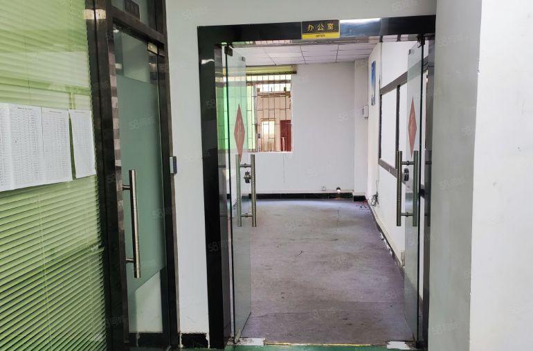 龙华一楼1400平带精装修无尘车间厂房出租沈海高速清湖口附近