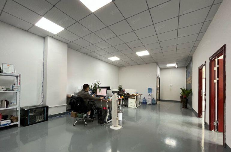 观澜地铁口环观中路主干道边新空出4楼精装修厂房600平米