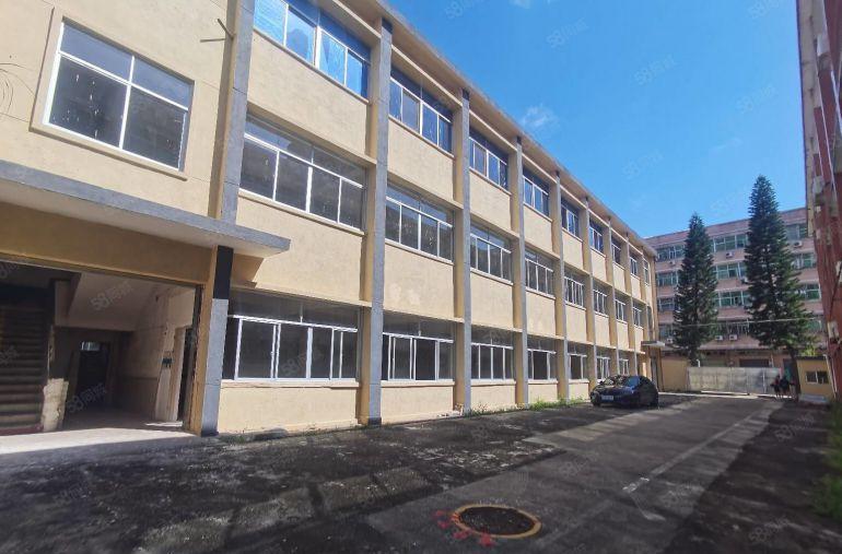 龙华元芬地铁口独栋2600平原房东独门独院厂房出租。