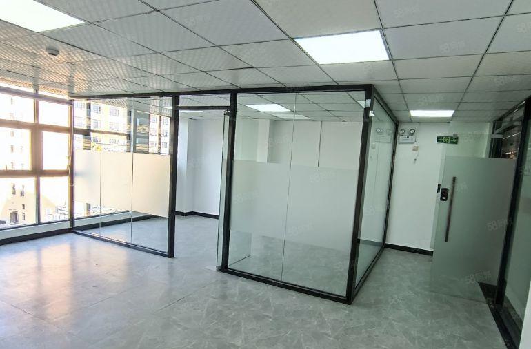 龙华大浪商业中心附近精装修厂房86平带隔间出租