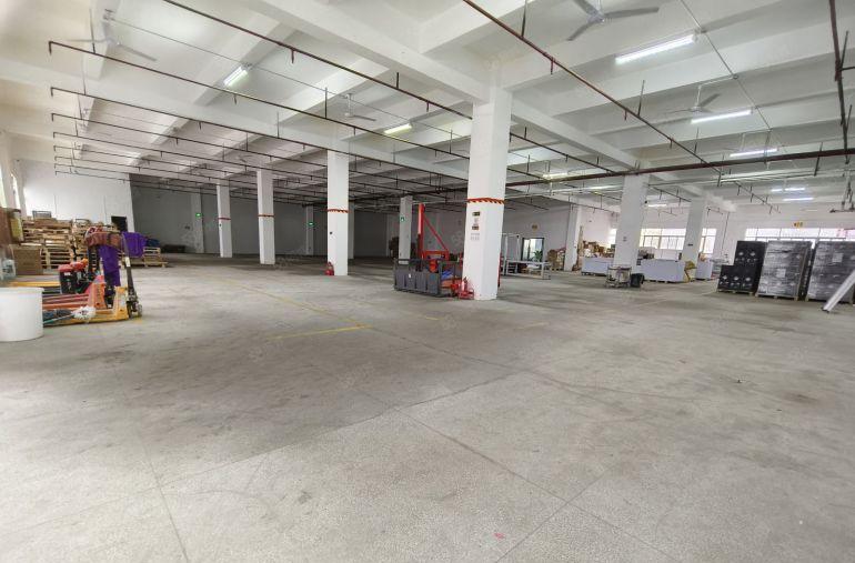 龙华地铁口电商物流园500平至7000平方仓库出租带卸货平台