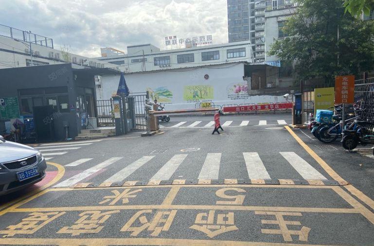 32元油松特价5000平300起厂房出租使用率高一楼仓库出租