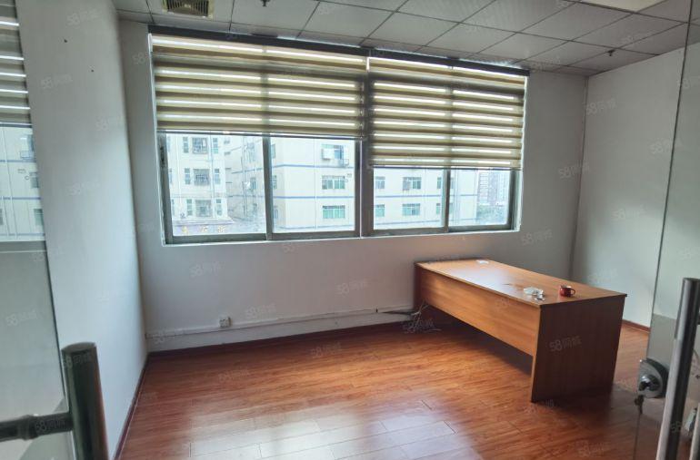 龙华大浪三楼厂房1200平带无尘车间出租，豪华装修无转让费！