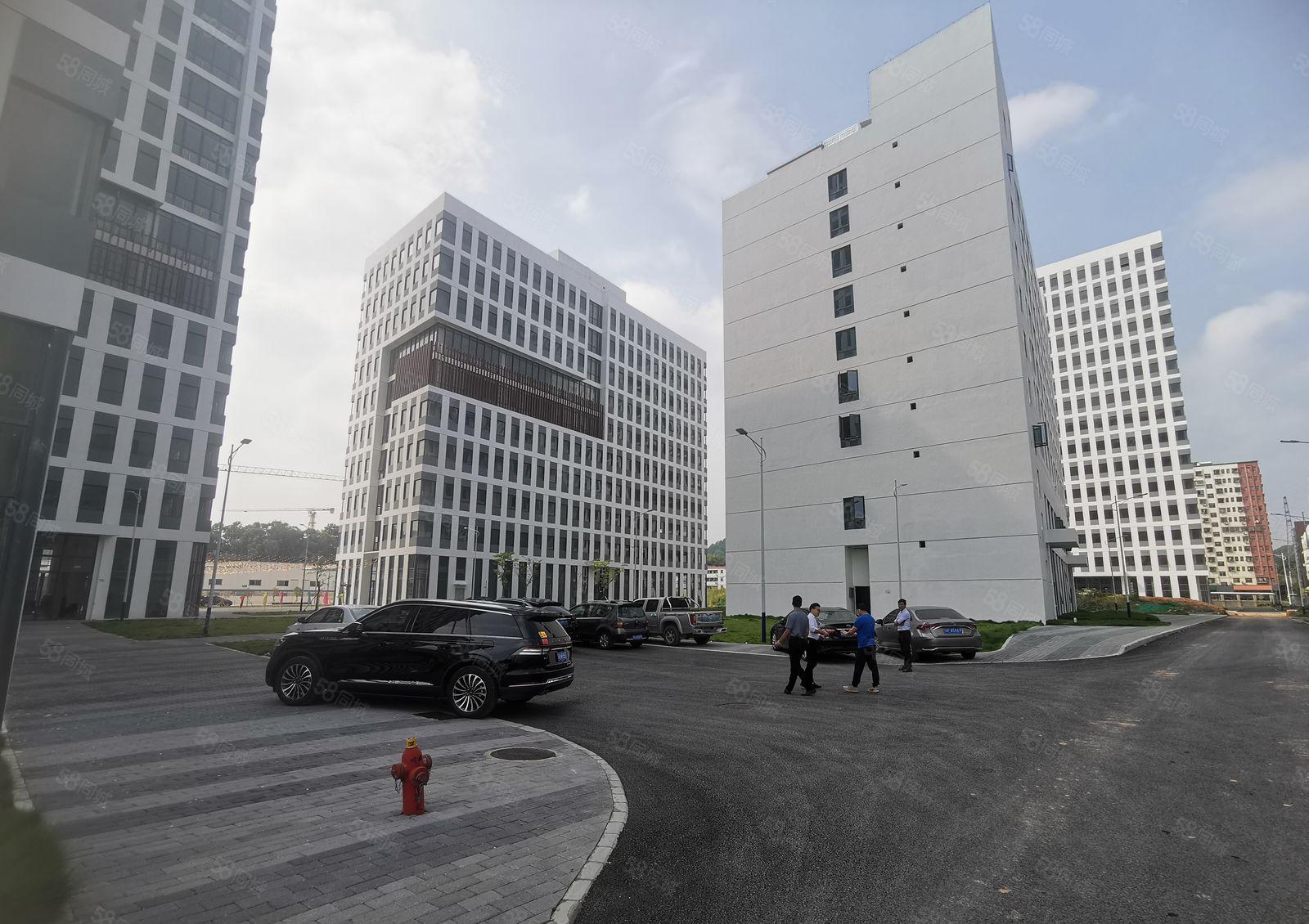 观澜高新技术产业园1800平带装修办公室有红本租凭可整租分租