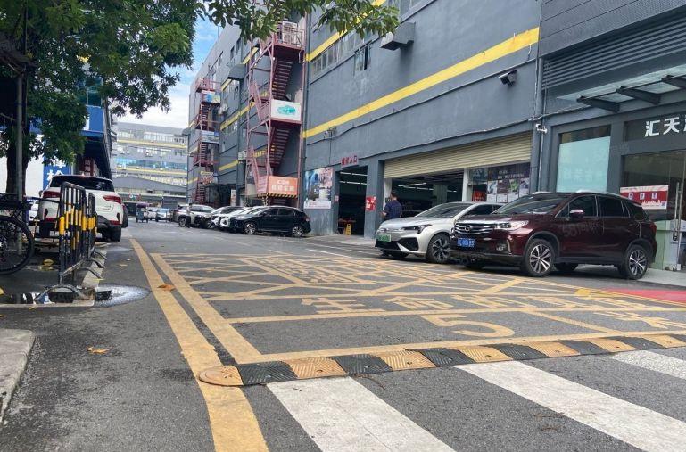 32元油松特价5000平300起厂房出租使用率高一楼仓库出租