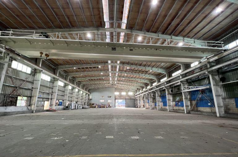 观澜独院钢构2000平，滴水11米高。带一部10吨行车