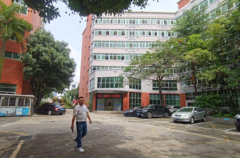 1100平精装标准厂房，龙华地铁附近，原房东直租，9成使用率