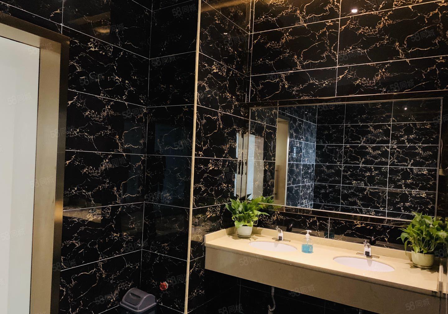 新出龙胜地铁口办公室现成带精装修142平