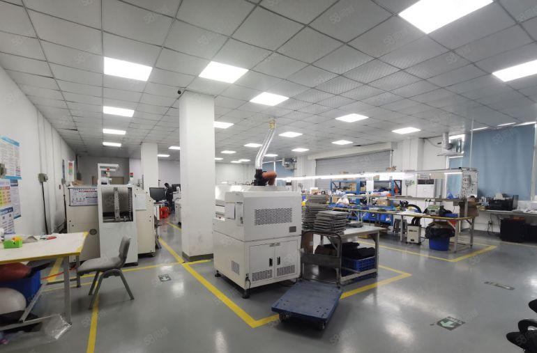 观澜轻轨站边400平楼上原房东红本厂房出租转租精装修水电齐全