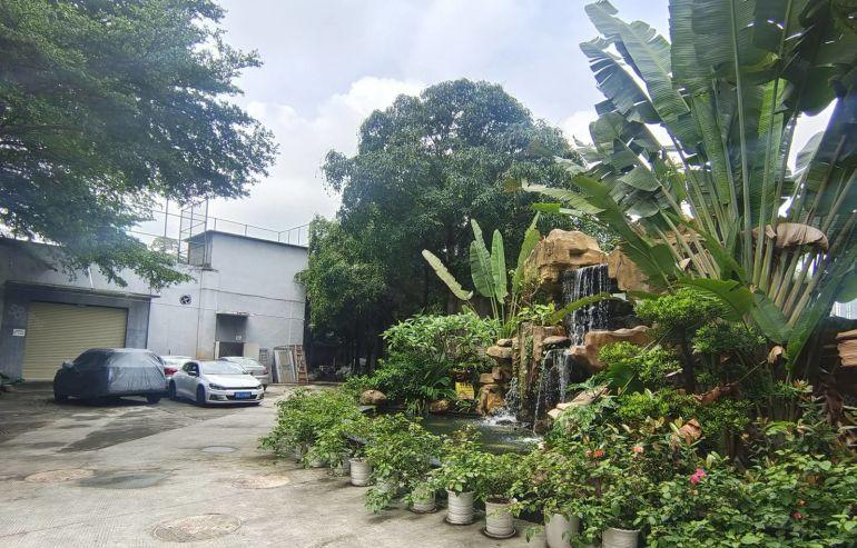 龙华大浪福龙路边原房东独院厂房出租3300平带装修拖头可进出