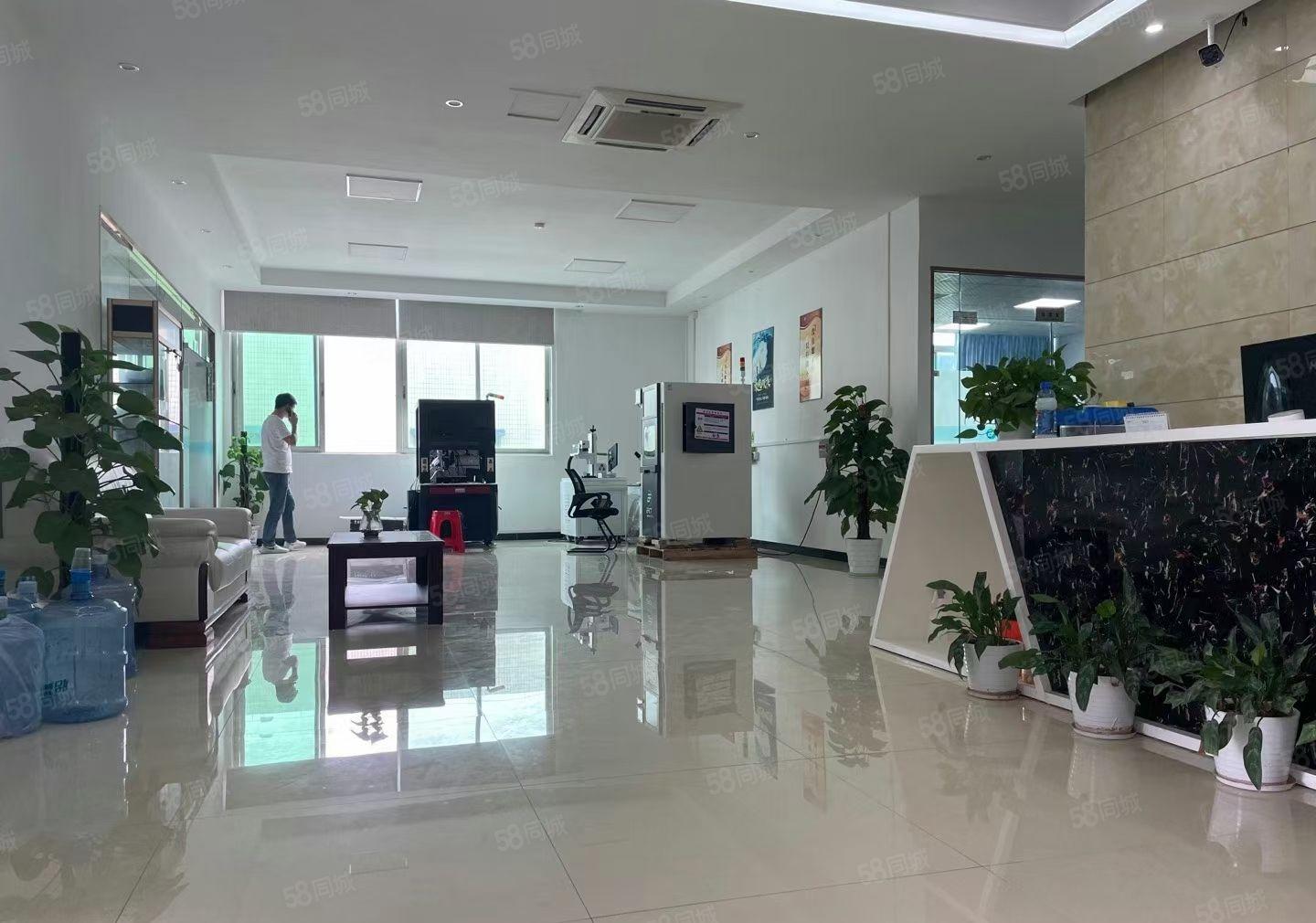 观澜红本工业园实际面积1一5楼6000平方1200平方出租