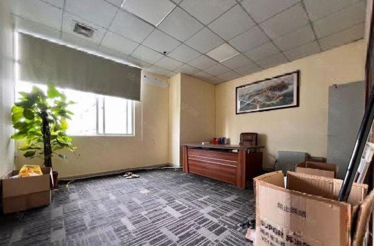 龙华大浪原房东精装750平厂房出租现成办公室装修可生产可仓库