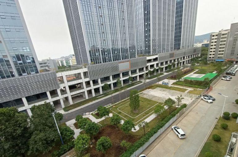 龙华大浪商业中心原房东厂房1296平红本面积出租0公摊