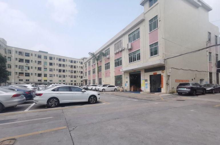 龙华区福城街道22元厂房出租，楼上两层可分租，水电齐全有装修