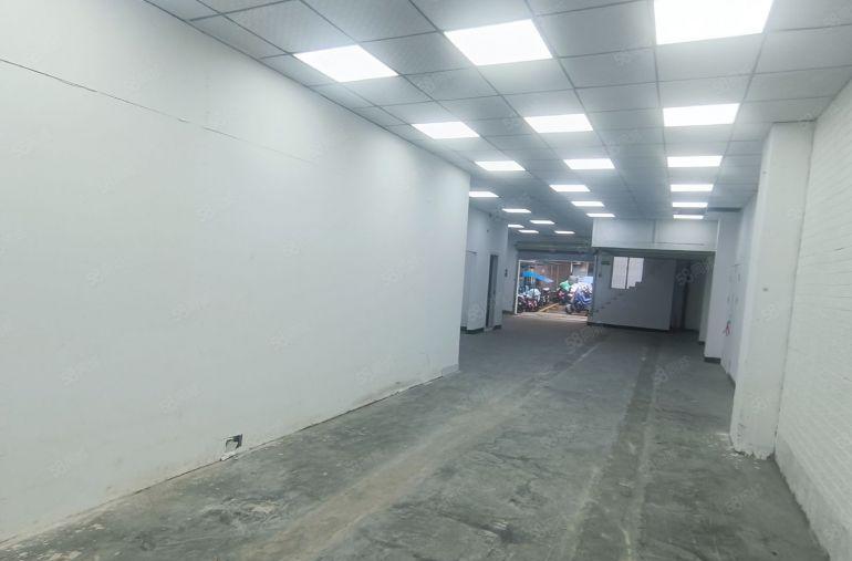 龙华油松精装修厂房一楼260平 带阁楼 使用率高