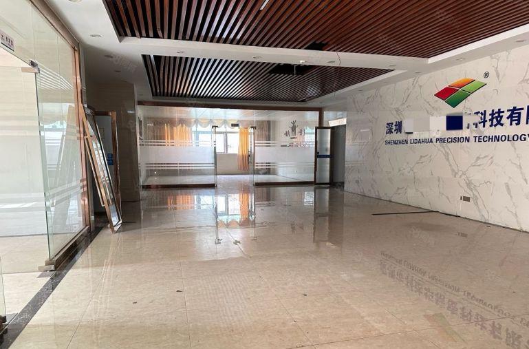 观澜牛湖地铁口2000平方原房东精装修红本无尘厂房出租可分租