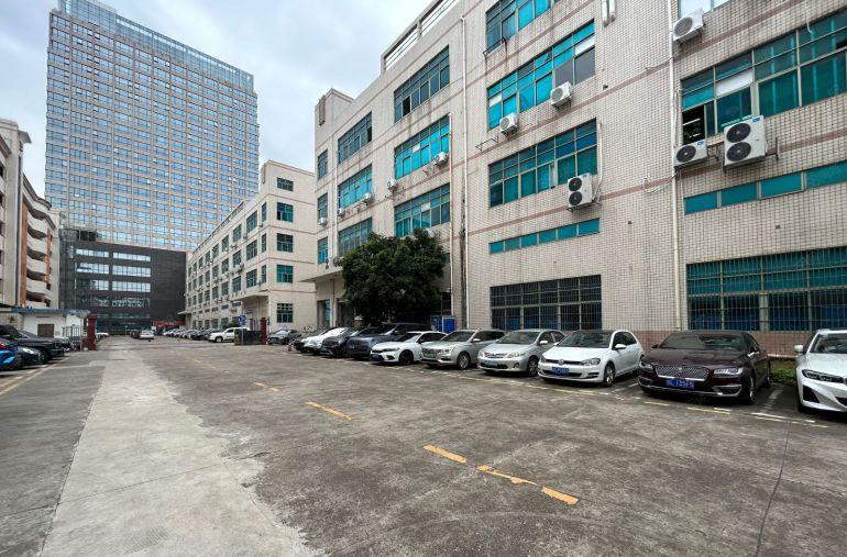 龙华元芬地铁站原房东高速路口旁1200平精装修厂房低价出租