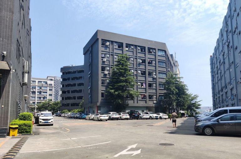 龙华元芬原房东厂房2000平出租，带豪华装修，可分租