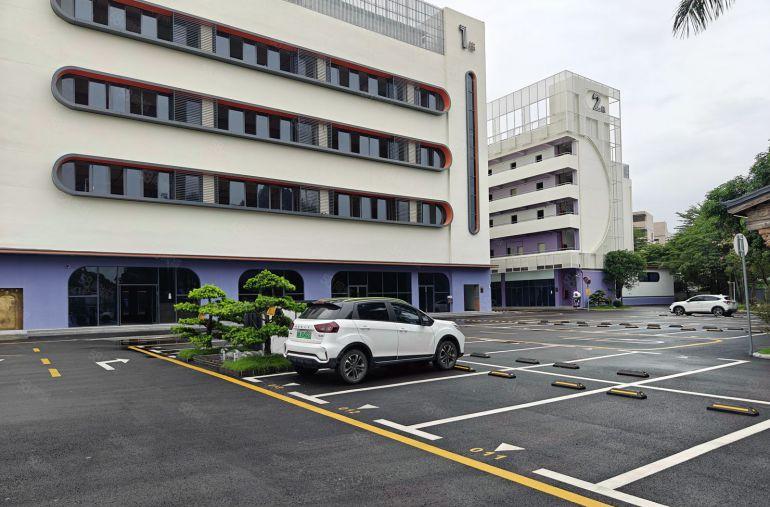 龙华地铁口楼2000平方出租研发办公生产交通方便