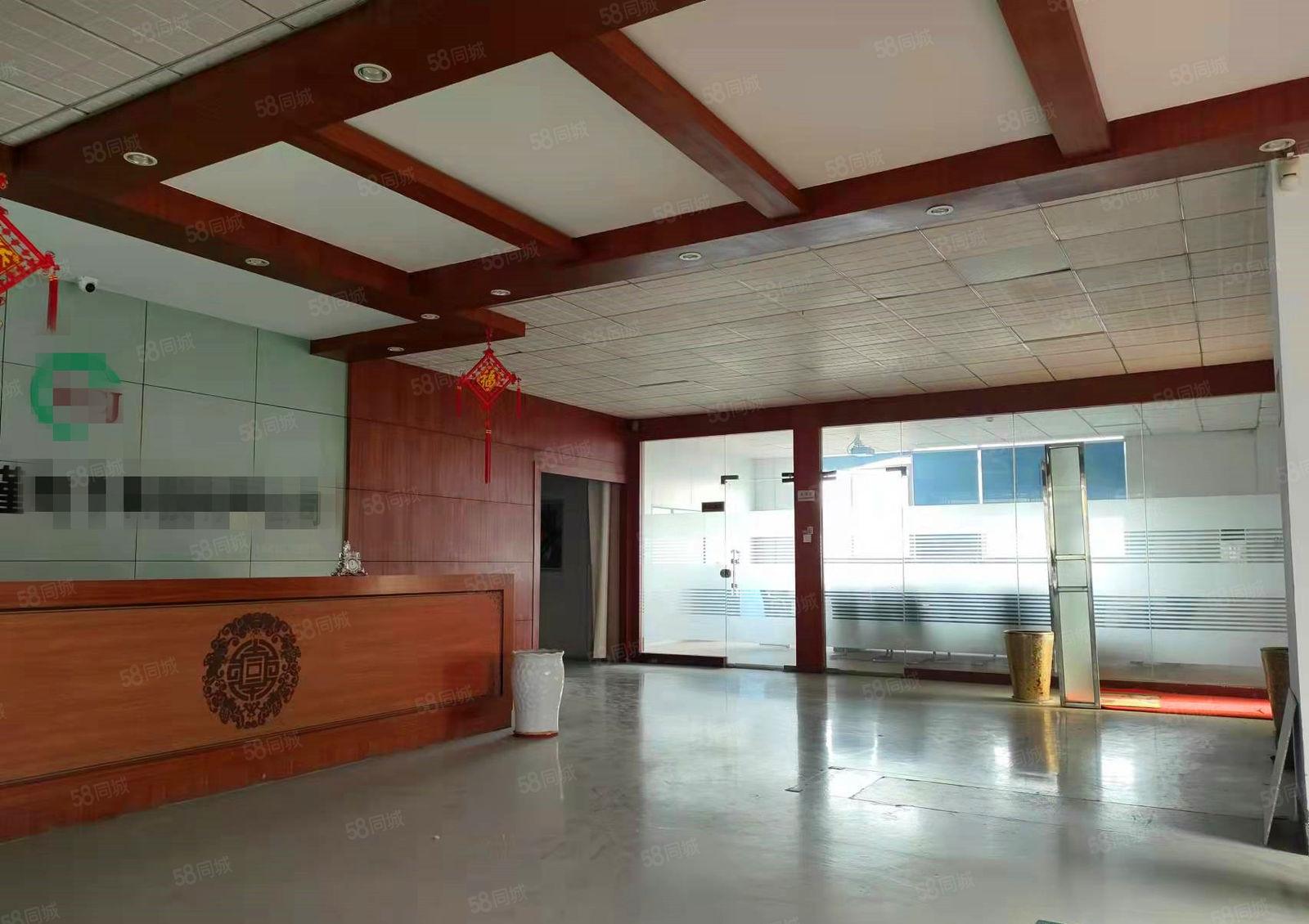 深圳龙华大浪商业中心附近楼上600平精装工业厂房出租。