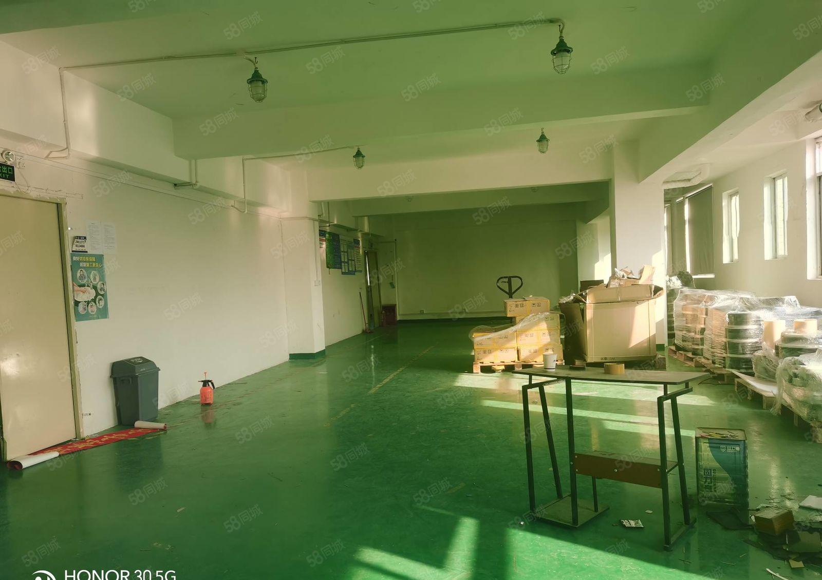 观澜新田楼上700平方带装修厂房出租