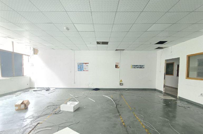 观澜原房东出租2000平方红本厂房大小可分租带精装修可办环评