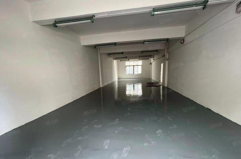 龙华油松一楼300平，定制装修