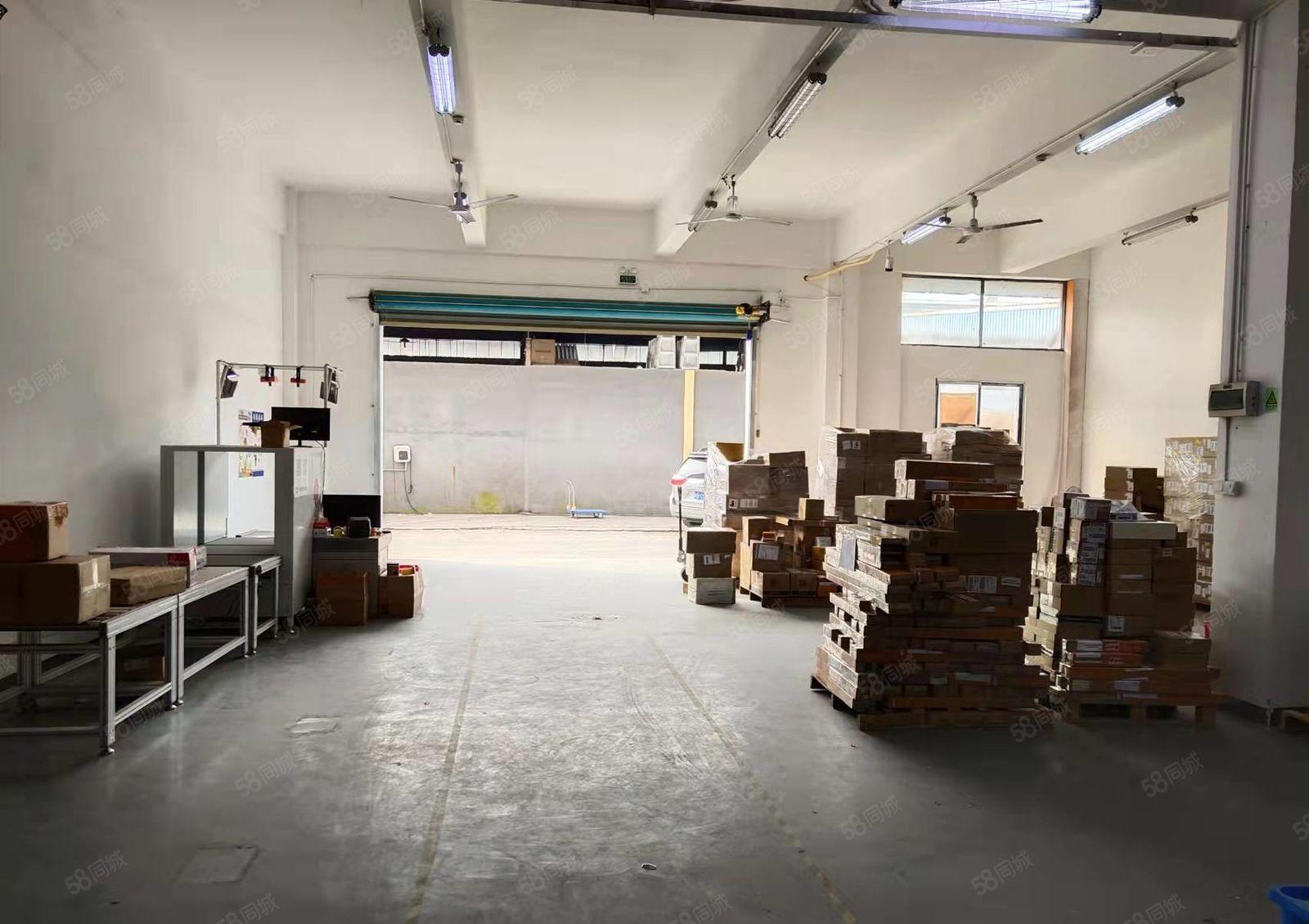 深圳龙华清湖地铁站和平路旁一楼450平，带办公室。方正好用