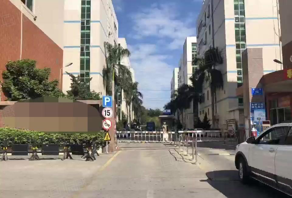 龙华大浪新百丽旁大型园区楼上整层2680平精装修厂房出租