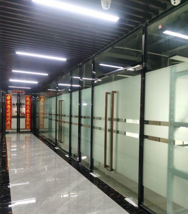 龙华民治地铁口原房东2000平直租，公摊小，带装修100起租