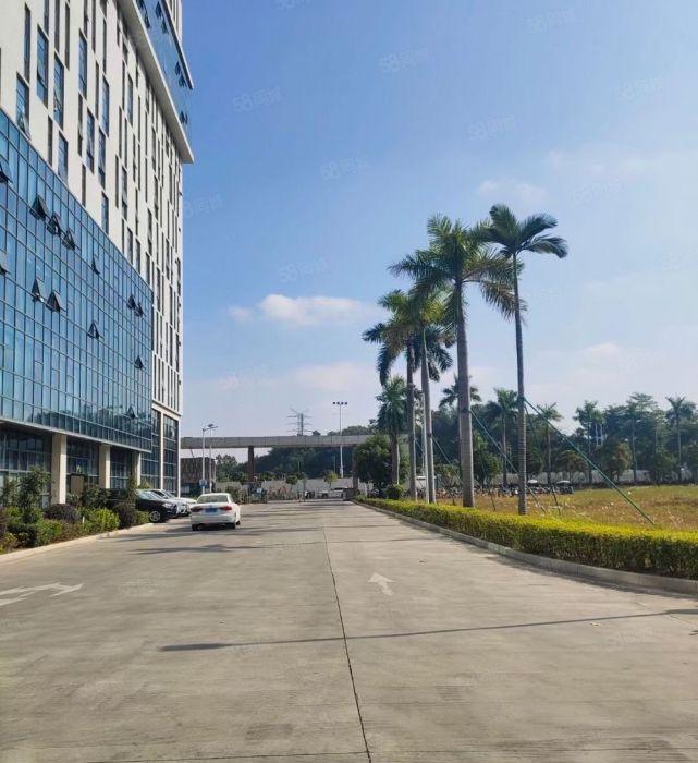 大浪高新科技园整层精装修厂房2500平方米低价出租