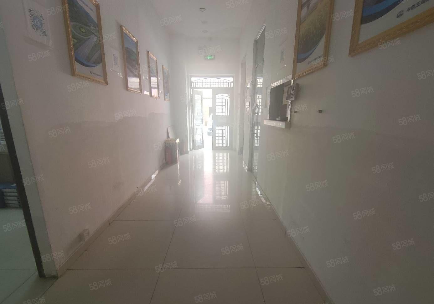 龙华大浪汽车站一楼1000平带装修厂房低价出租 可以分租