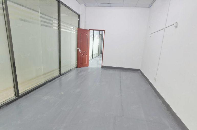 港深创新园小面积厂房，租金5600月，园区环境好