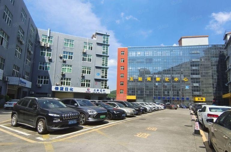 龙华观澜地铁站附近楼上500平方精装修办公室厂房仓库出租